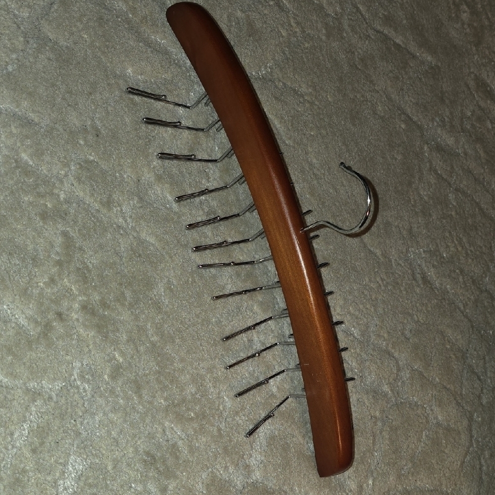 (J19) Wooden Tie Rack with Metal Hooks